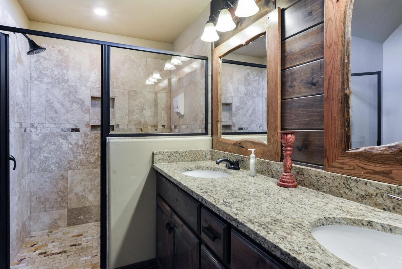 Watermill Cove Luxury Lakefront By Silver Dollar Theatre Pool Lazy River Holiday home *