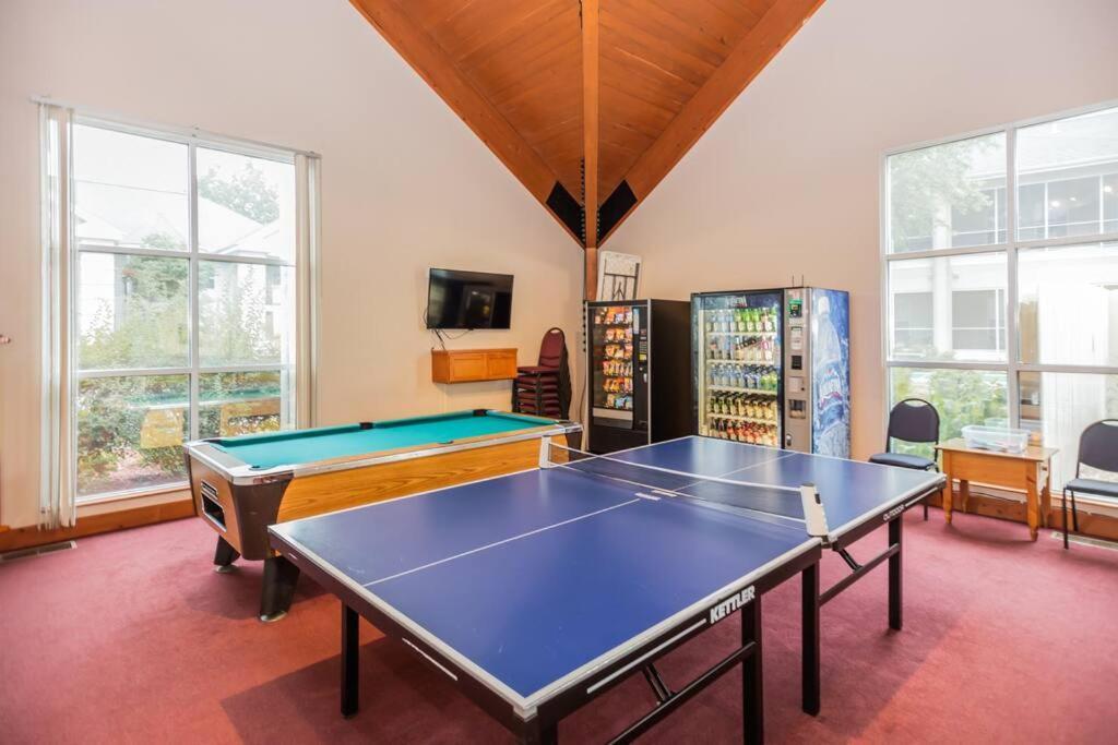 Spacious Palace View 1br Deluxe Branson