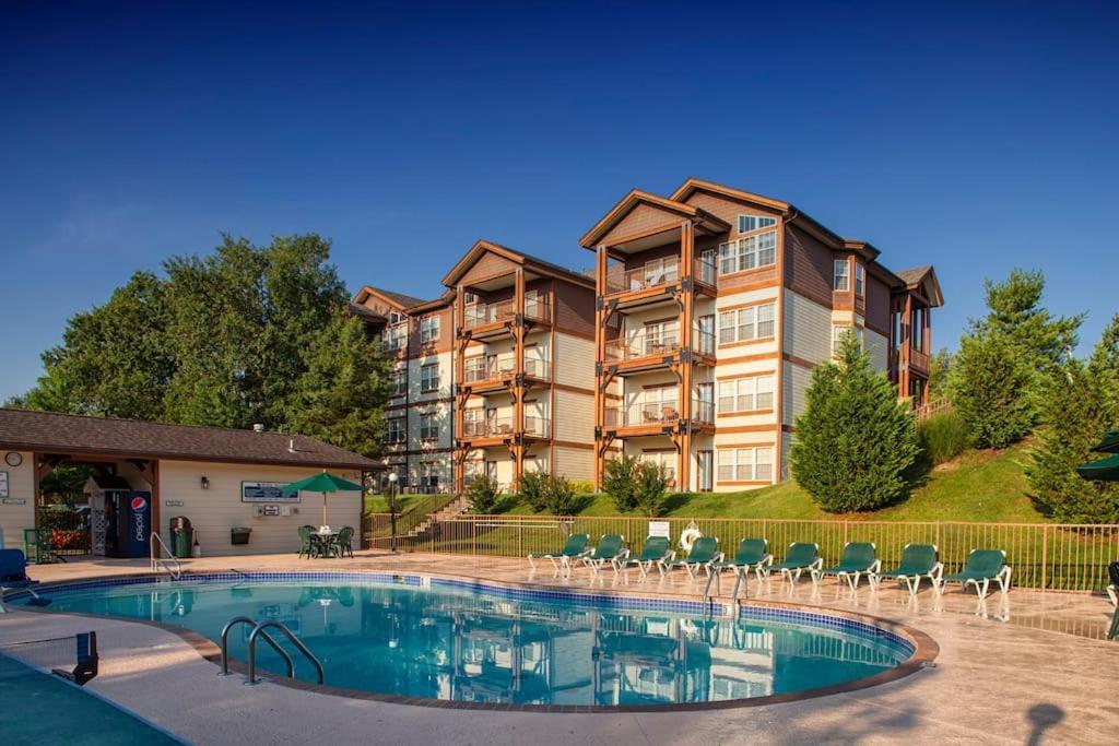 Spacious In Heart Of 2br Standard * Branson