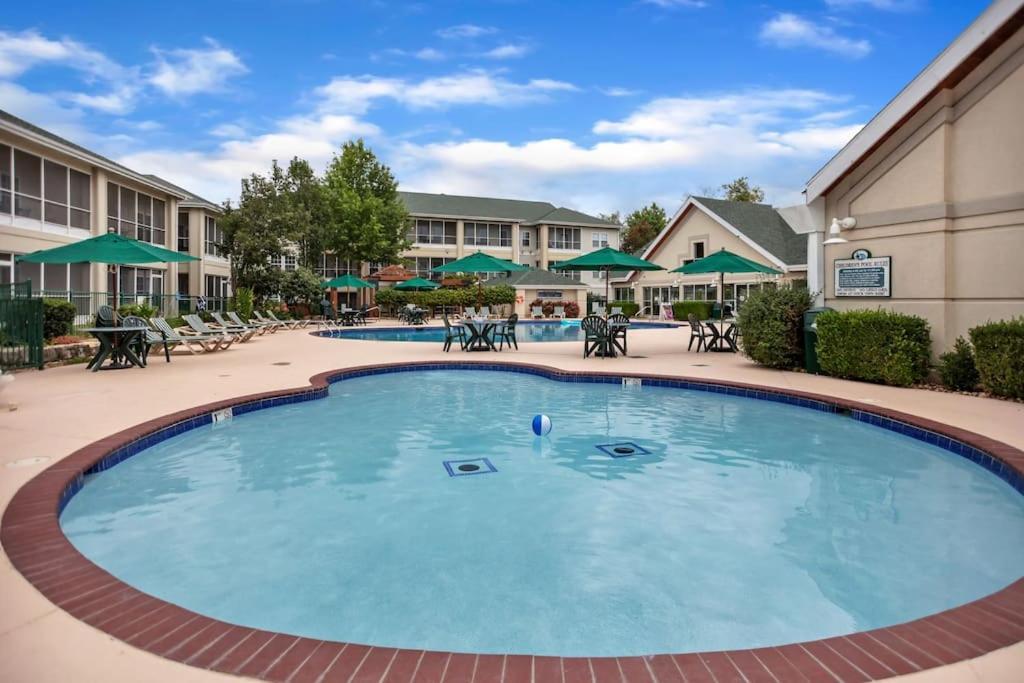 Spacious In Heart Of 2br Standard * Branson
