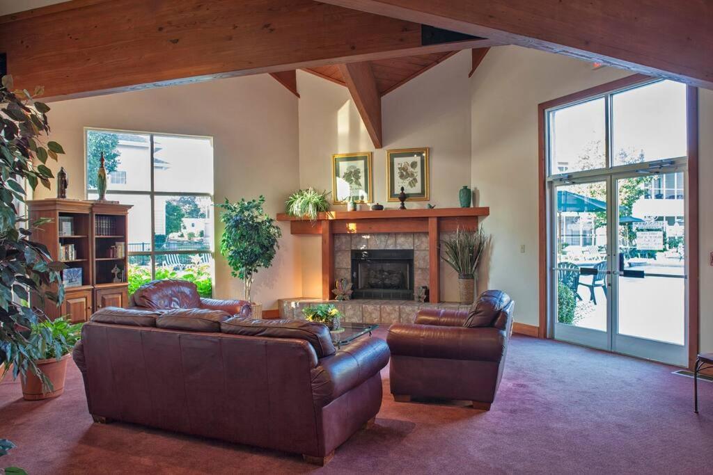 Spacious In Heart Of 2br Standard Holiday home Branson