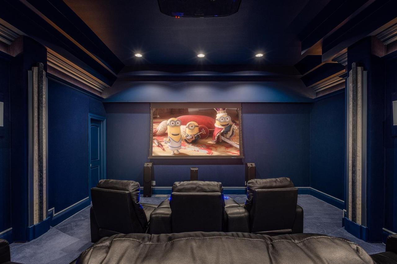 Holiday home 17500sqft Private Estate Indoorpool Hottub Big Lakeview Tennis Court Theater Sdc