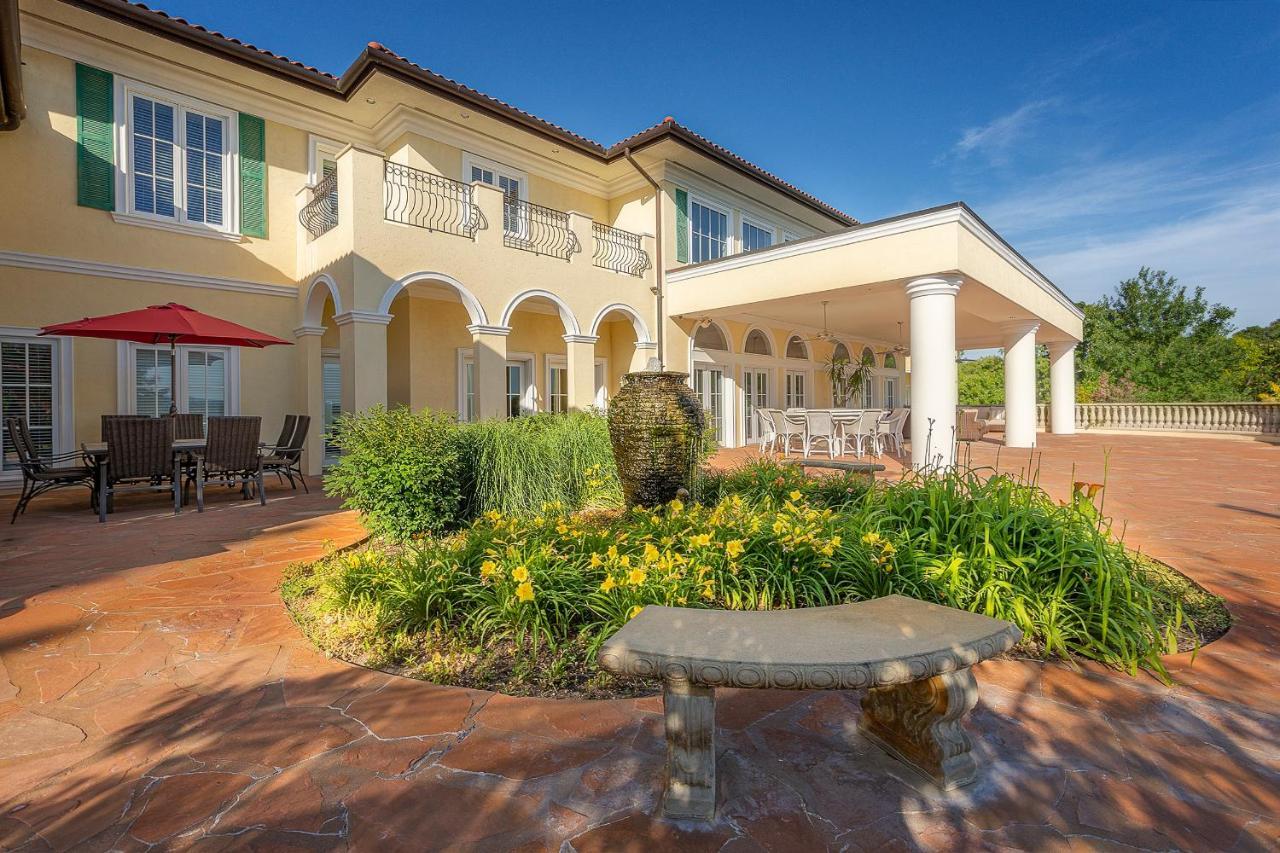 Holiday home 17500sqft Private Estate Indoorpool Hottub Big Lakeview Tennis Court Theater Sdc *