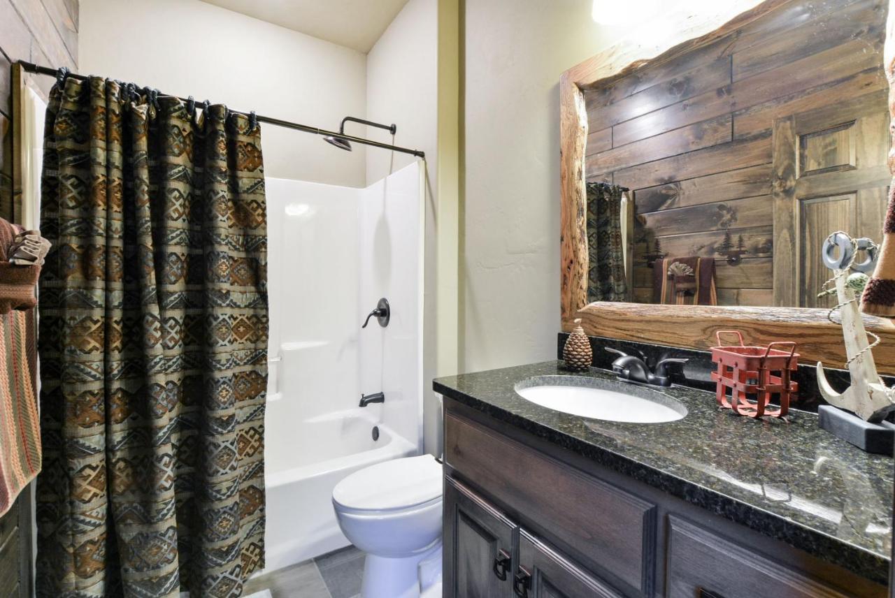 Watermill Cove Luxury Lakefront 2mi To Sdc Free Amenities Huge Pool Branson