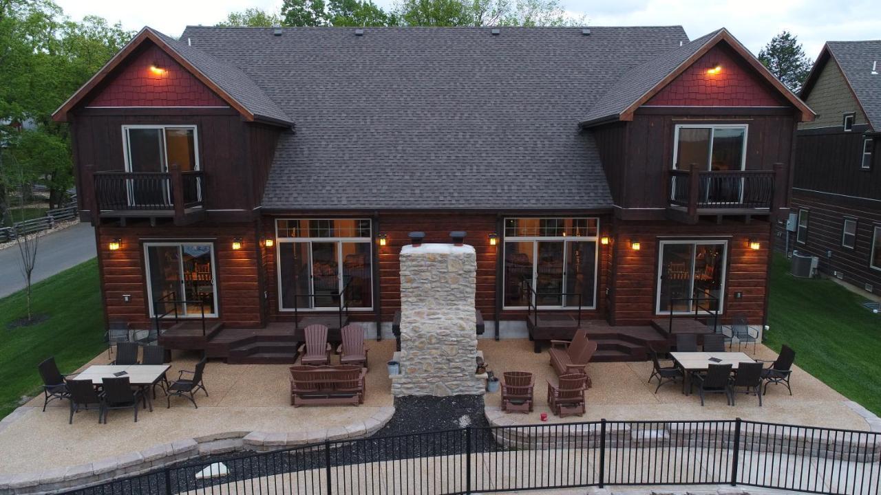Luxury Lakefront Huge Pool Kayaks 2mi To Silver Dollar Holiday home