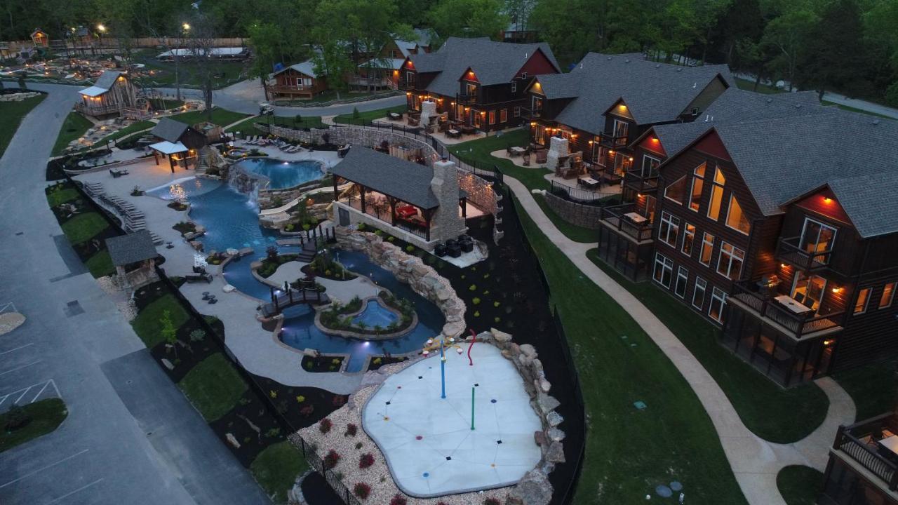 Luxury Lakefront Huge Pool Kayaks 2mi To Silver Dollar