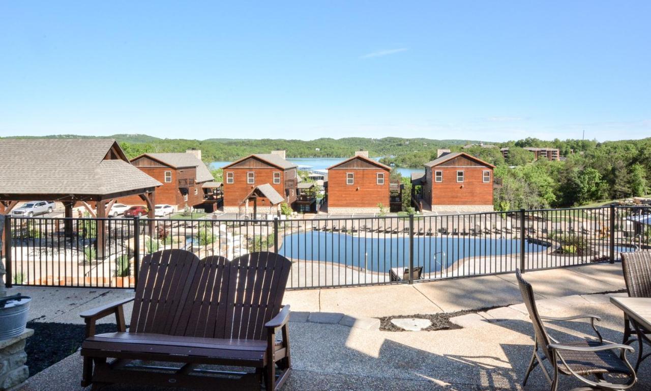 Luxury Lakefront 2 Mi To Sdc Huge Pool Kayaks Dock Holiday home
