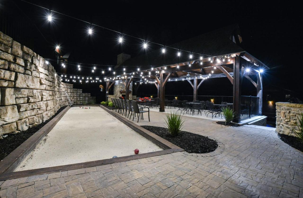 Luxury Lakefront Huge Pool Kayaks 2mi To Silver Dollar * Branson