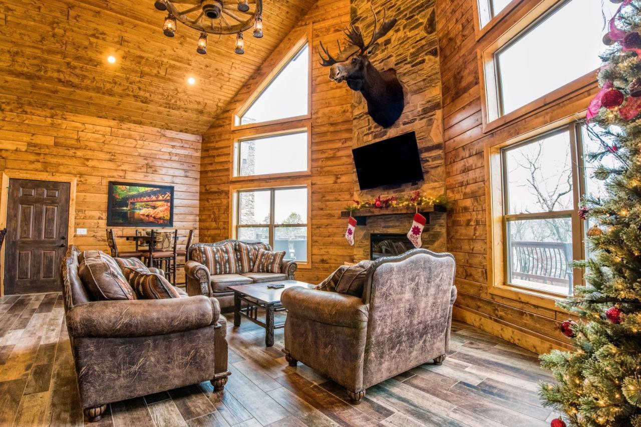 Watermill Cove 8bed Lakefront Pool Lazy River 2 Miles To Sdc Dock Holiday home