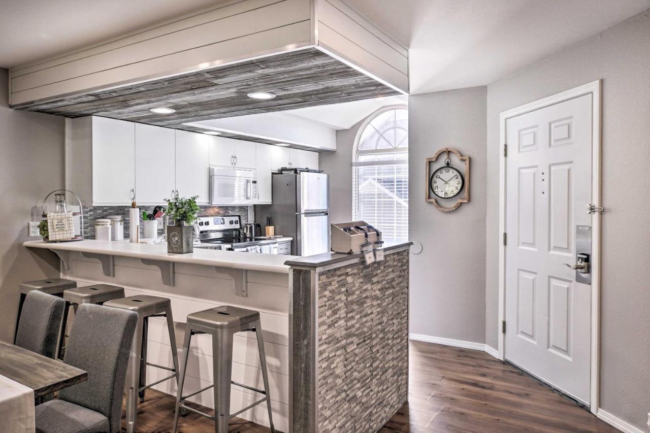 Modern Escape With Lake Taneycomo Views! Branson