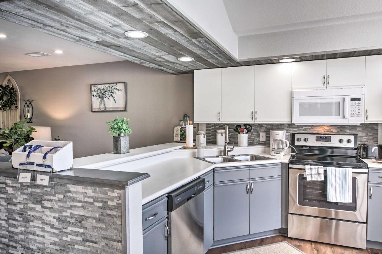 Apartment Modern Escape With Lake Taneycomo Views! *