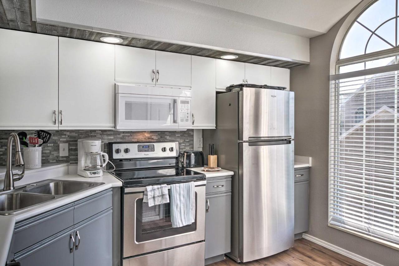 Modern Escape With Lake Taneycomo Views! * Branson