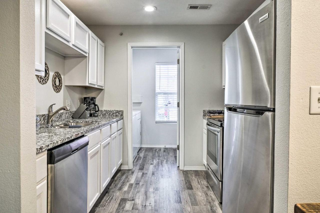 Centrally Located Brandon With Pool Access Apartment *