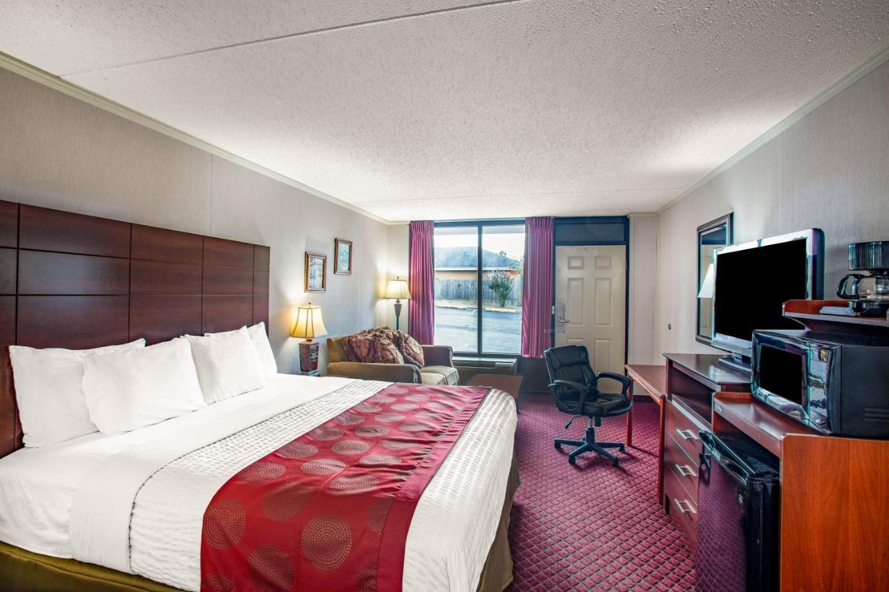 Ramada By Wyndham Motel Branson