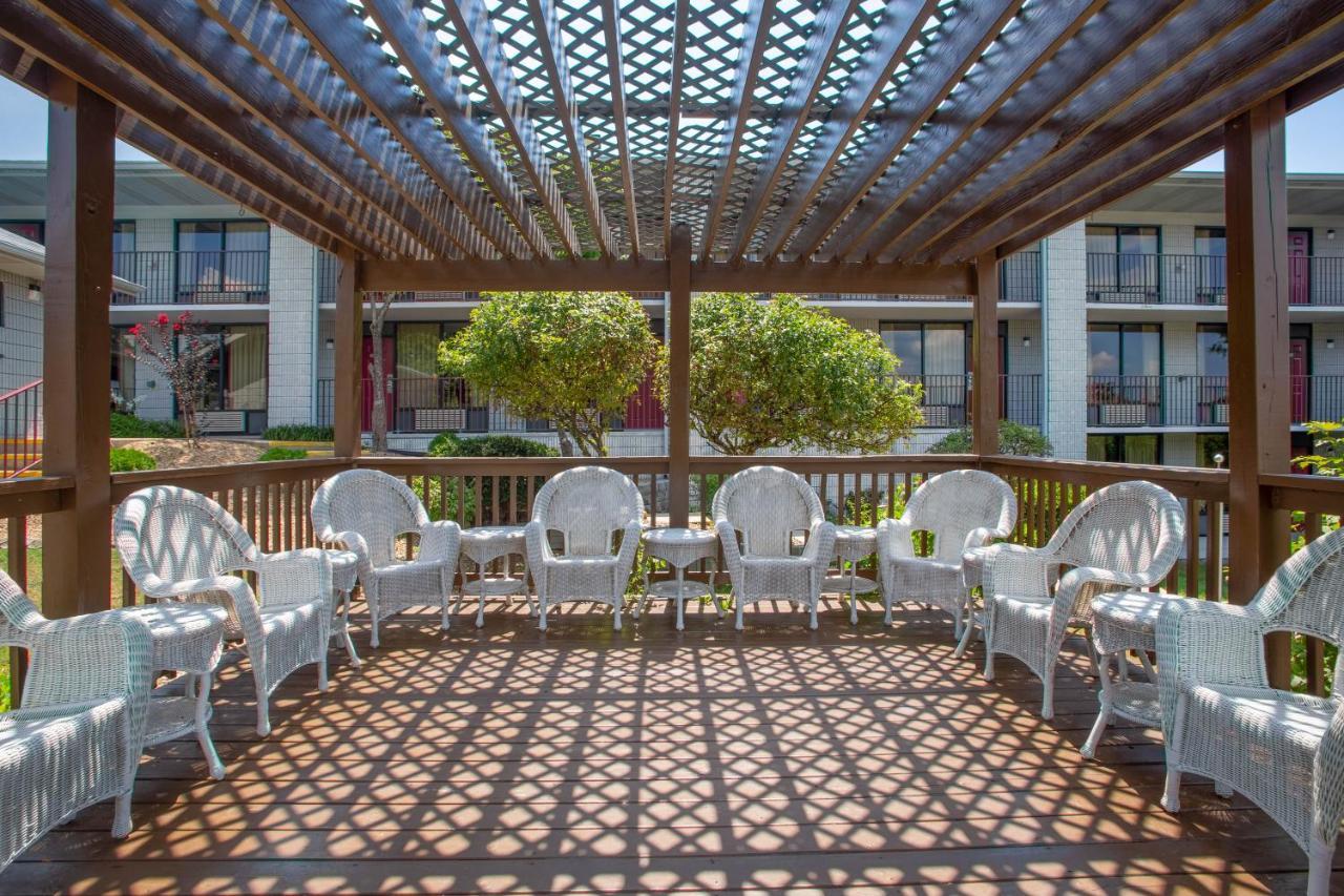 Ramada By Wyndham Motel 3*