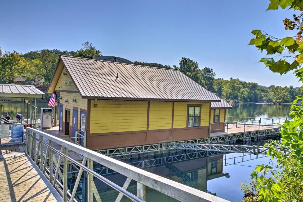 Apartment Modern Escape With Lake Taneycomo Views!