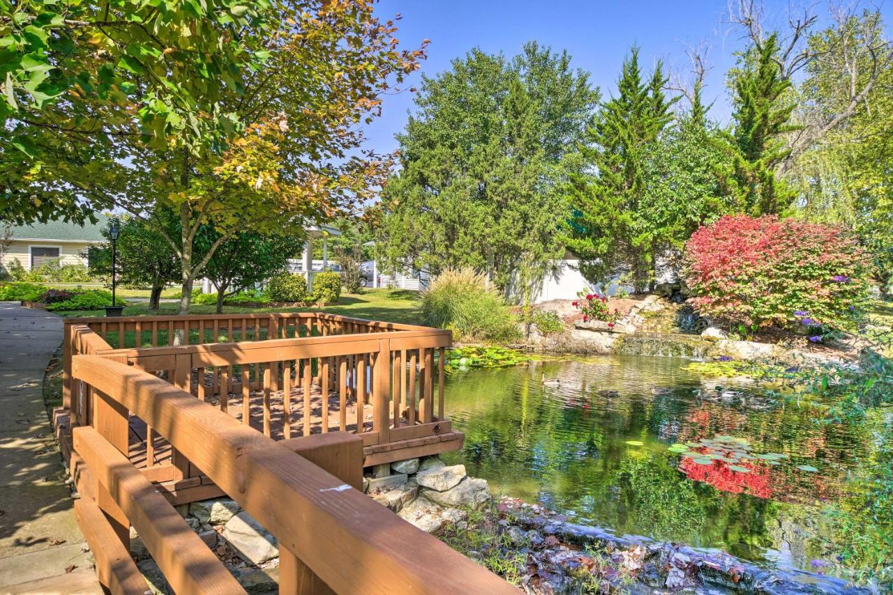 Modern Escape With Lake Taneycomo Views! *