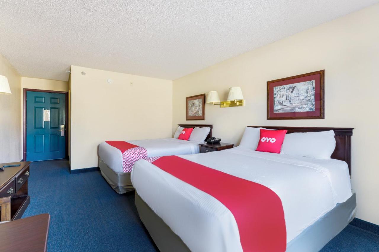 Hotel Oyo Hotel Branson Victorian Palace 2*