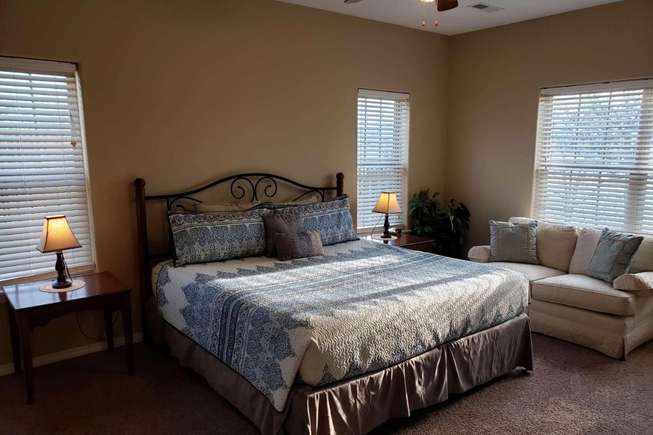 Indian Point 3 King Bedrooms Holiday home
