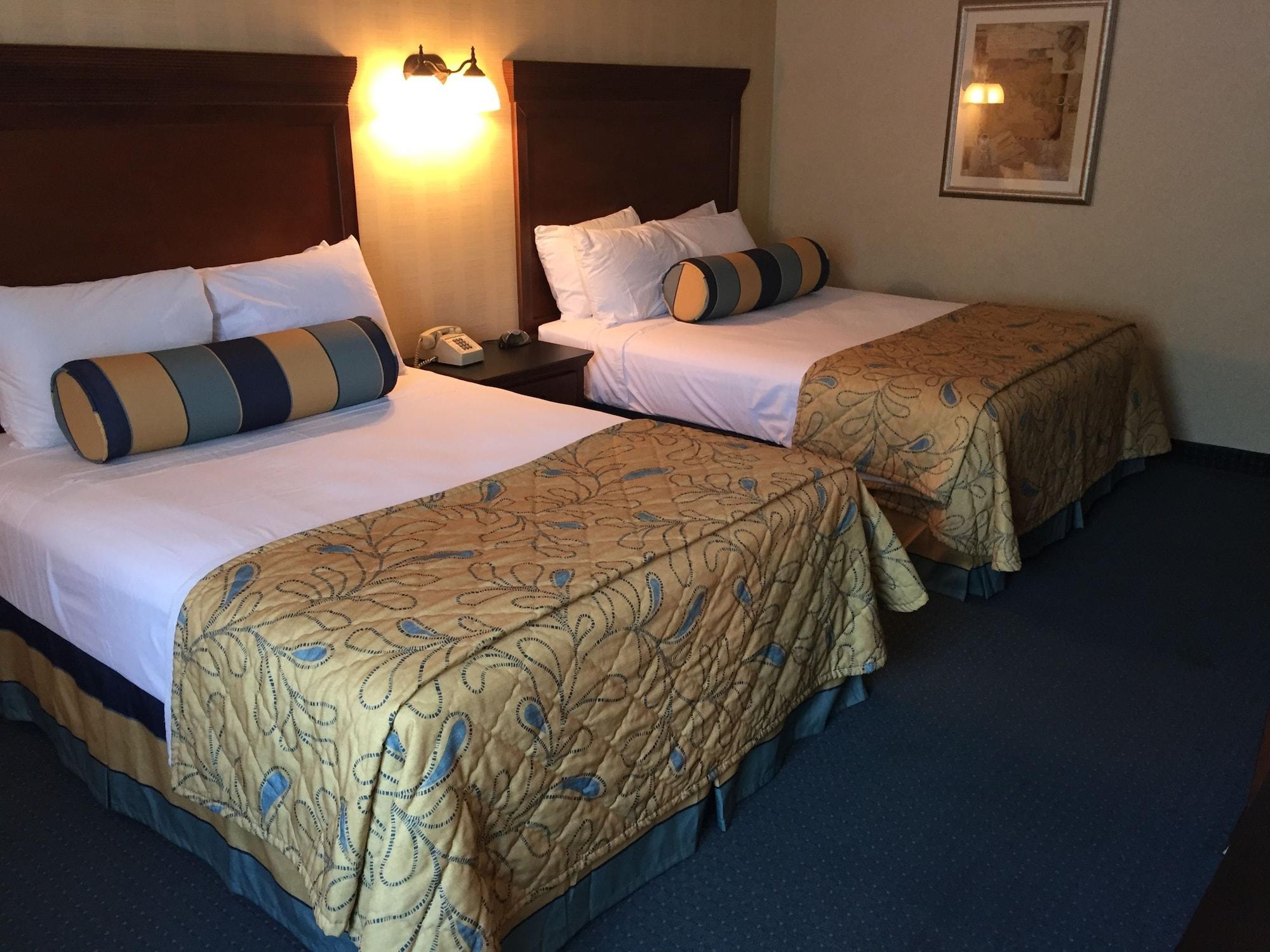 Hotel Suburban On The Strip 2*