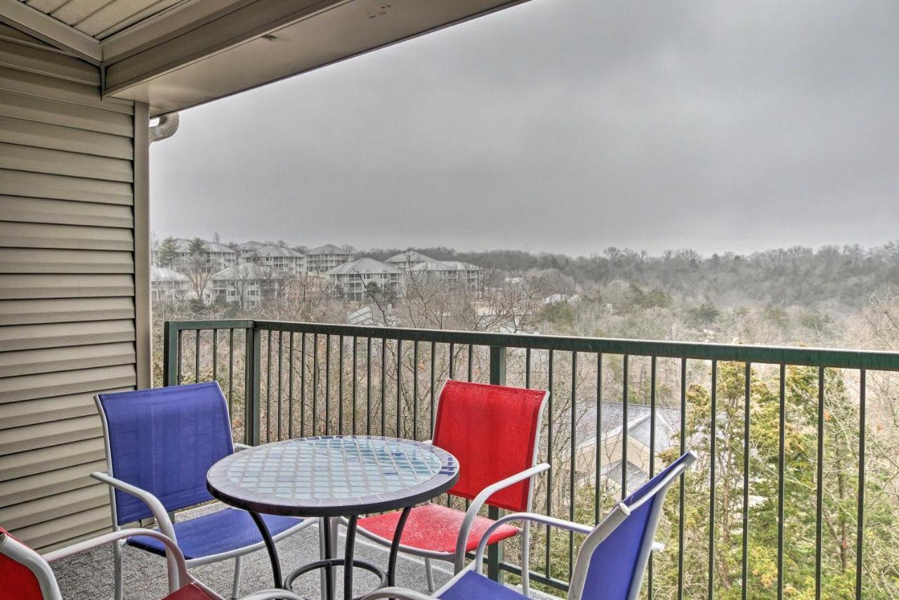 Vibrant Hills With Balcony Apartment Branson