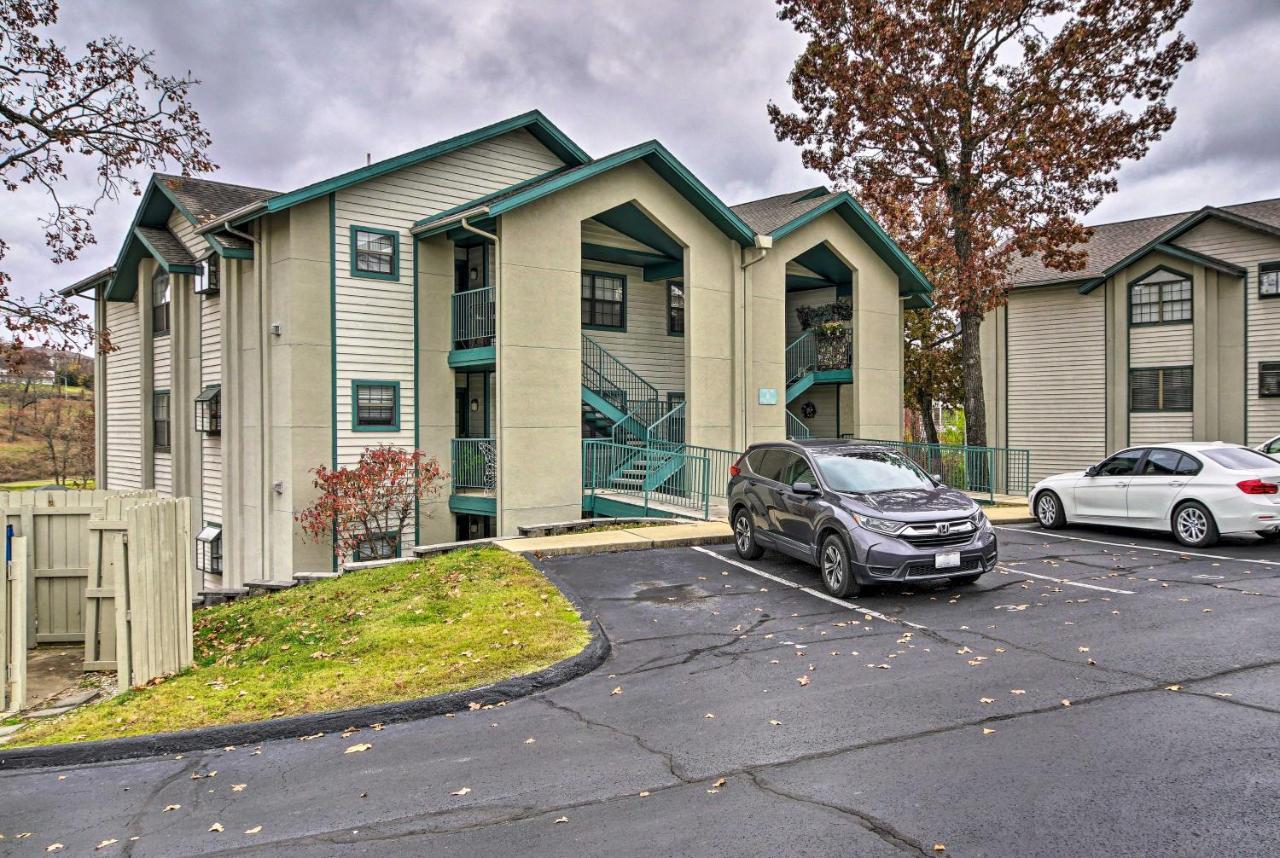 Amidst Action With Pool Access And Golf! Apartment *