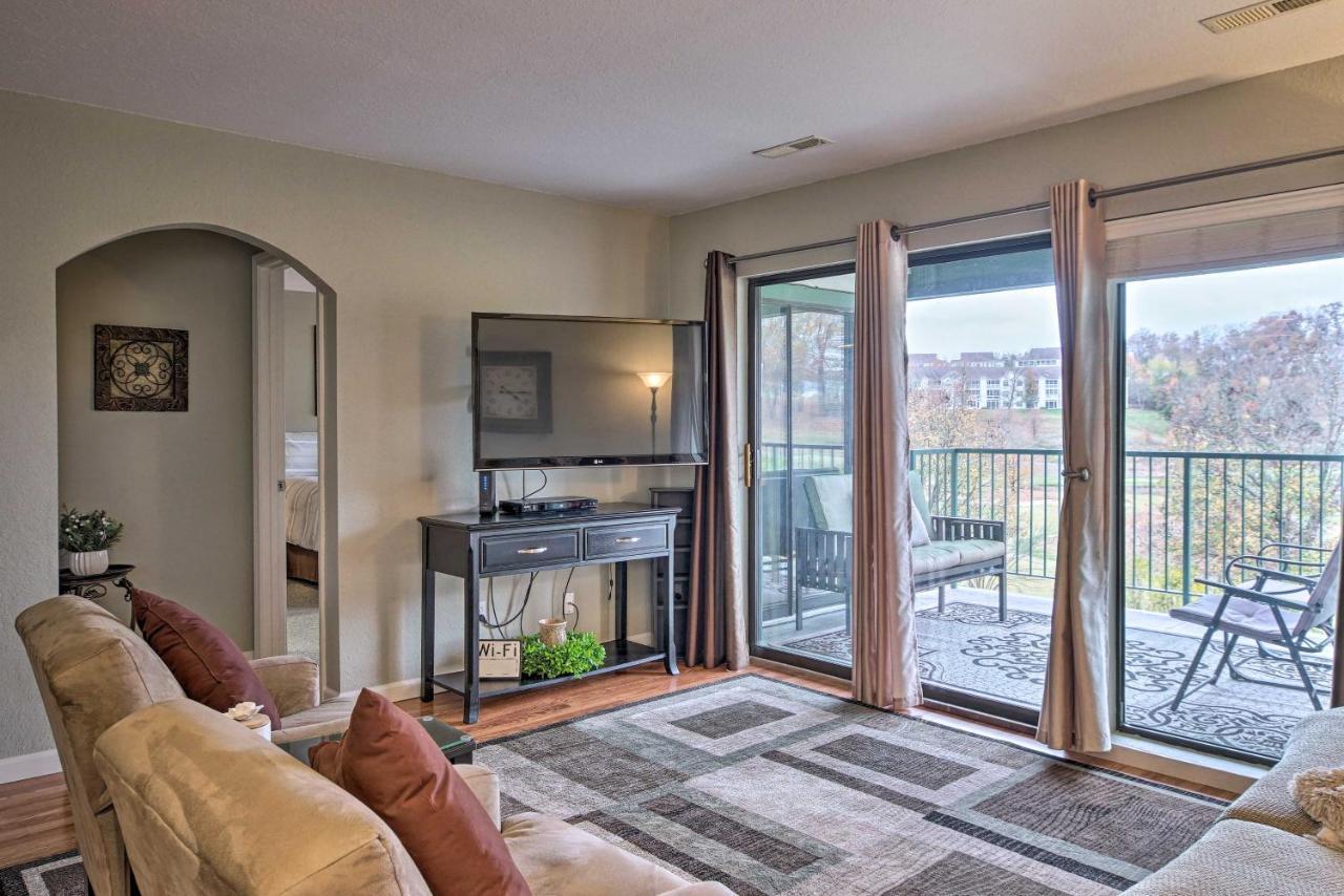 Amidst Action With Pool Access And Golf! Apartment