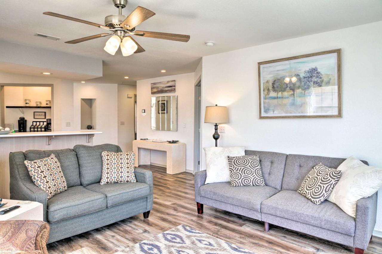 Vacation With Sunroom And Water Views Apartment