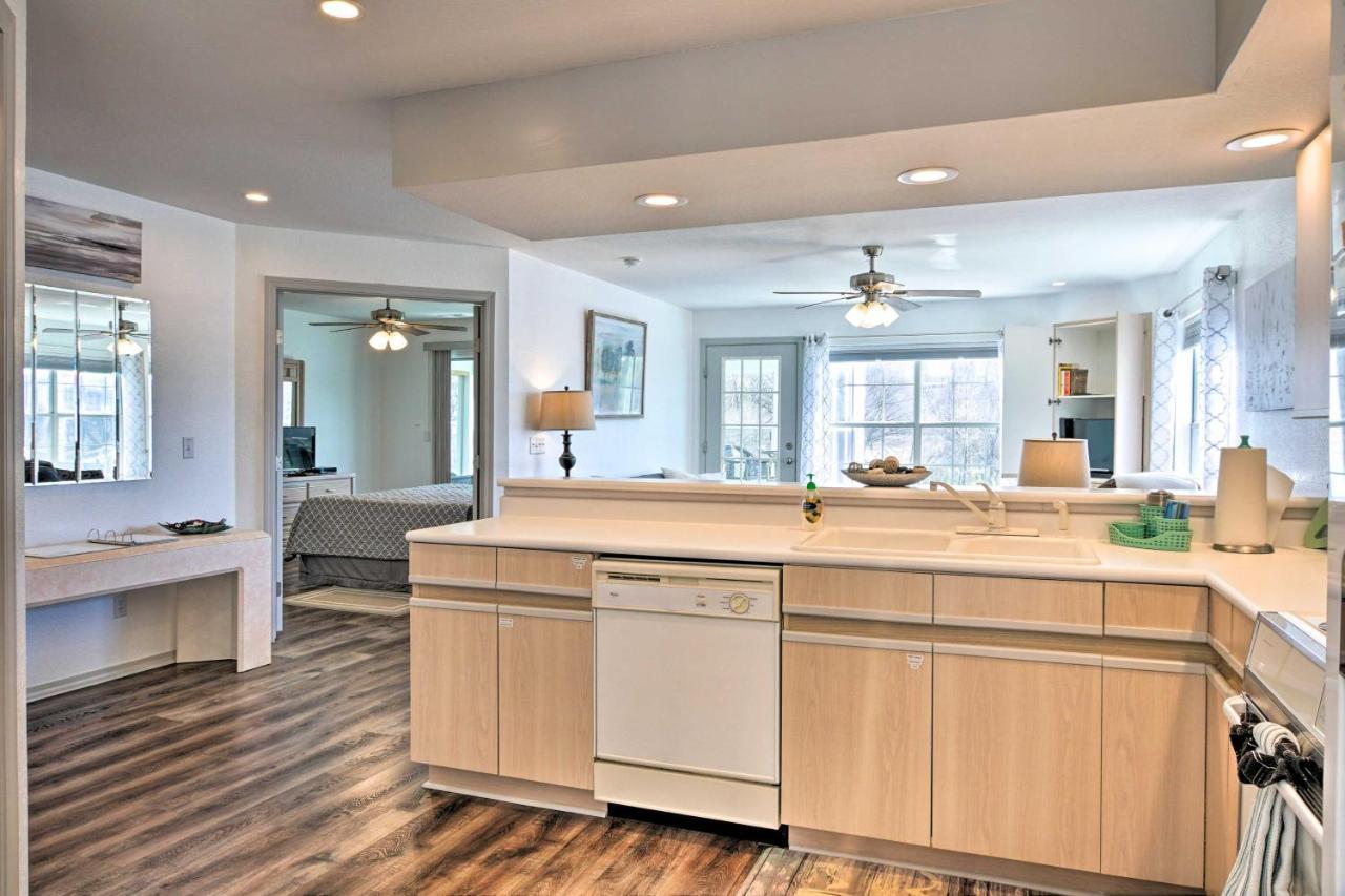 Vacation With Sunroom And Water Views Apartment Branson