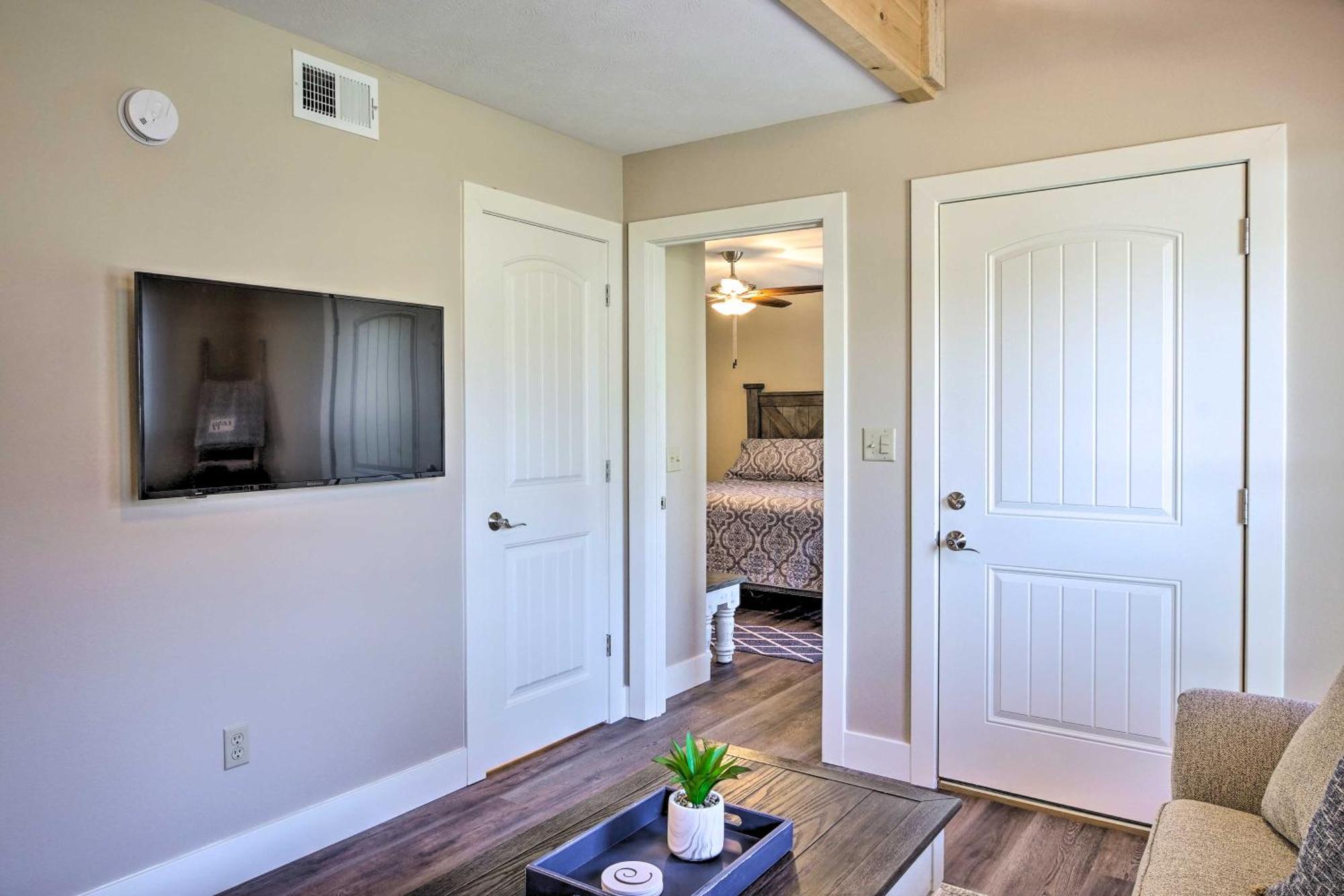 Holiday home The Cozy With Taneycomo Access! *