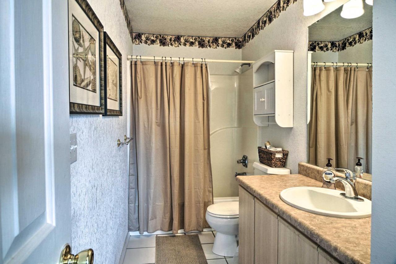 Apartment With Family Amenities, 3 Mi To Strip!