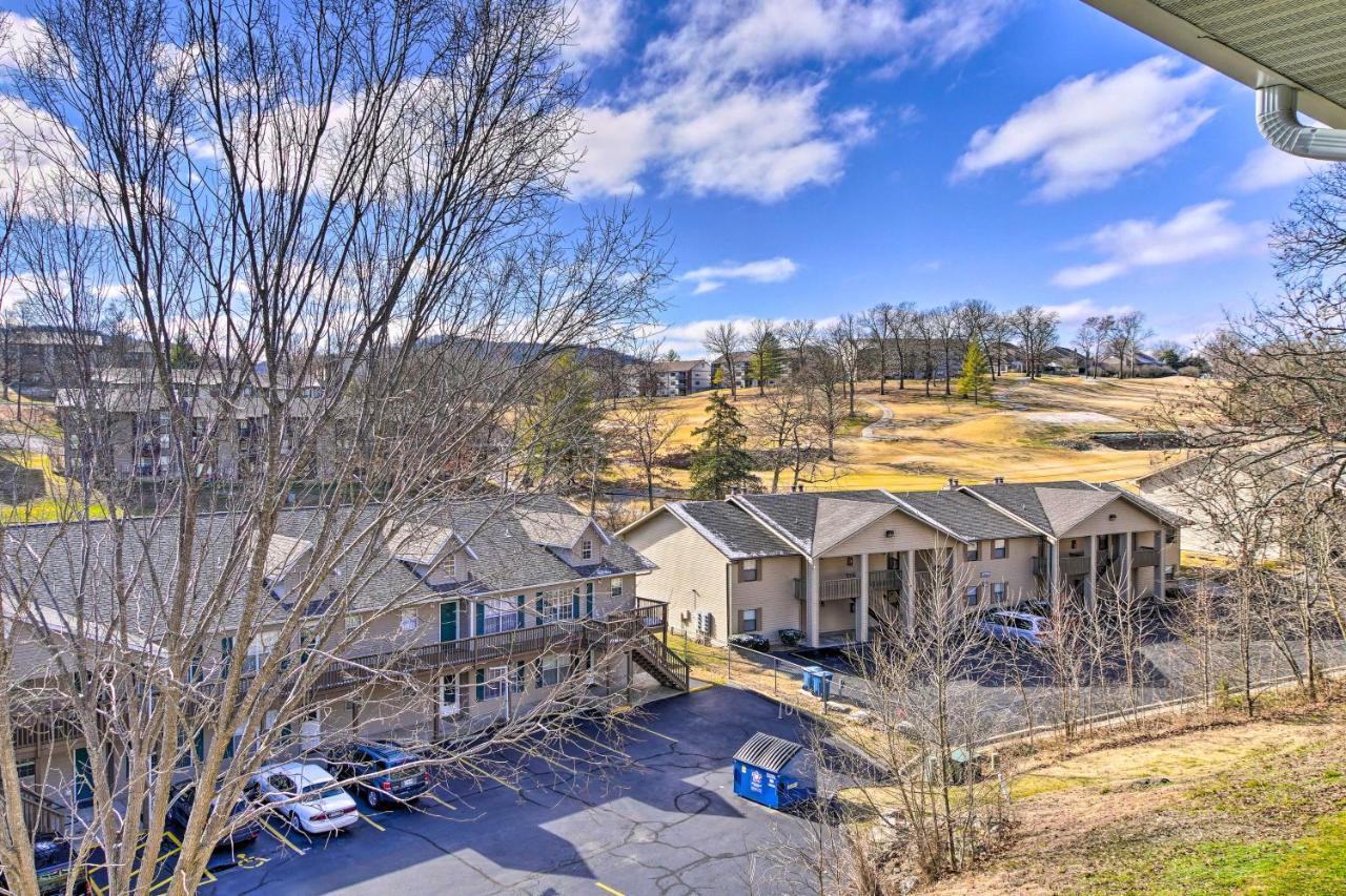 With Family Amenities, 3 Mi To Strip! Apartment Branson