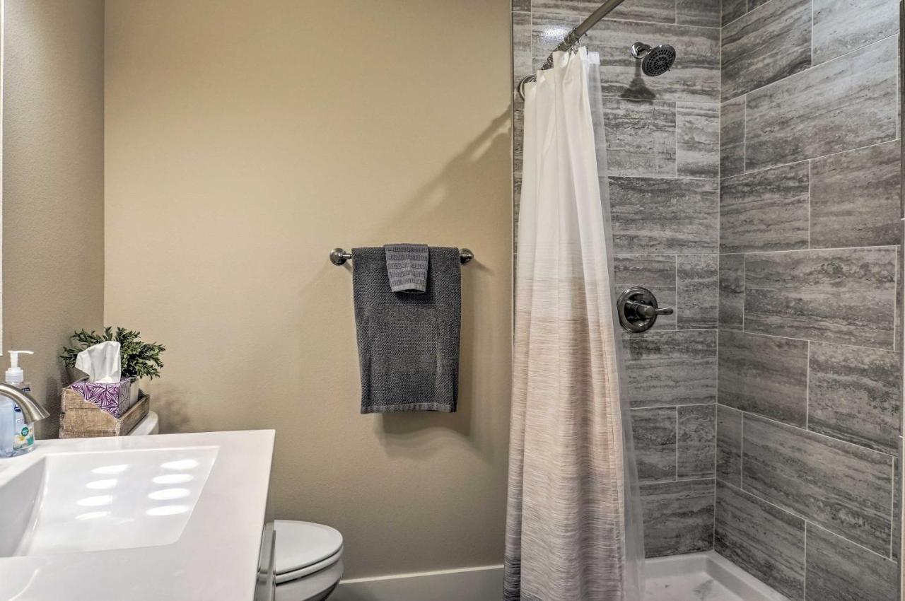 Holiday home The Cozy With Taneycomo Access!
