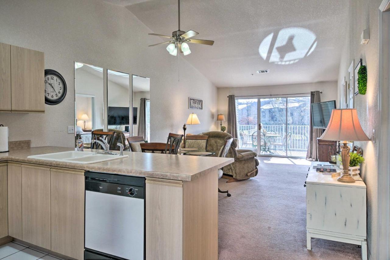 With Family Amenities, 3 Mi To Strip! Apartment
