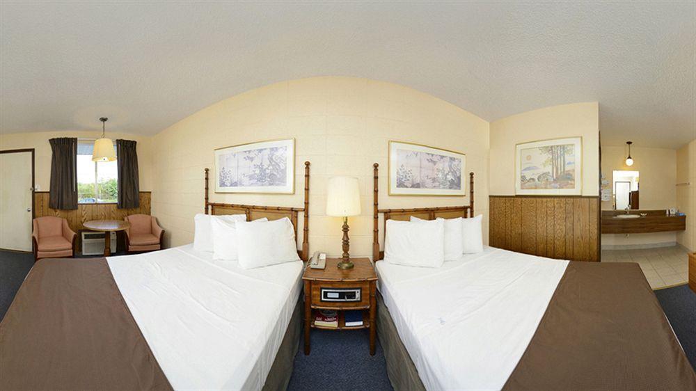 Americas Value & - Near The Strip Motel 2*
