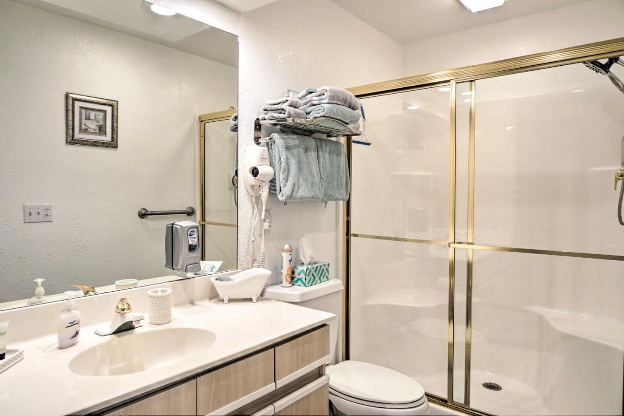 Vacation With Sunroom And Water Views Branson