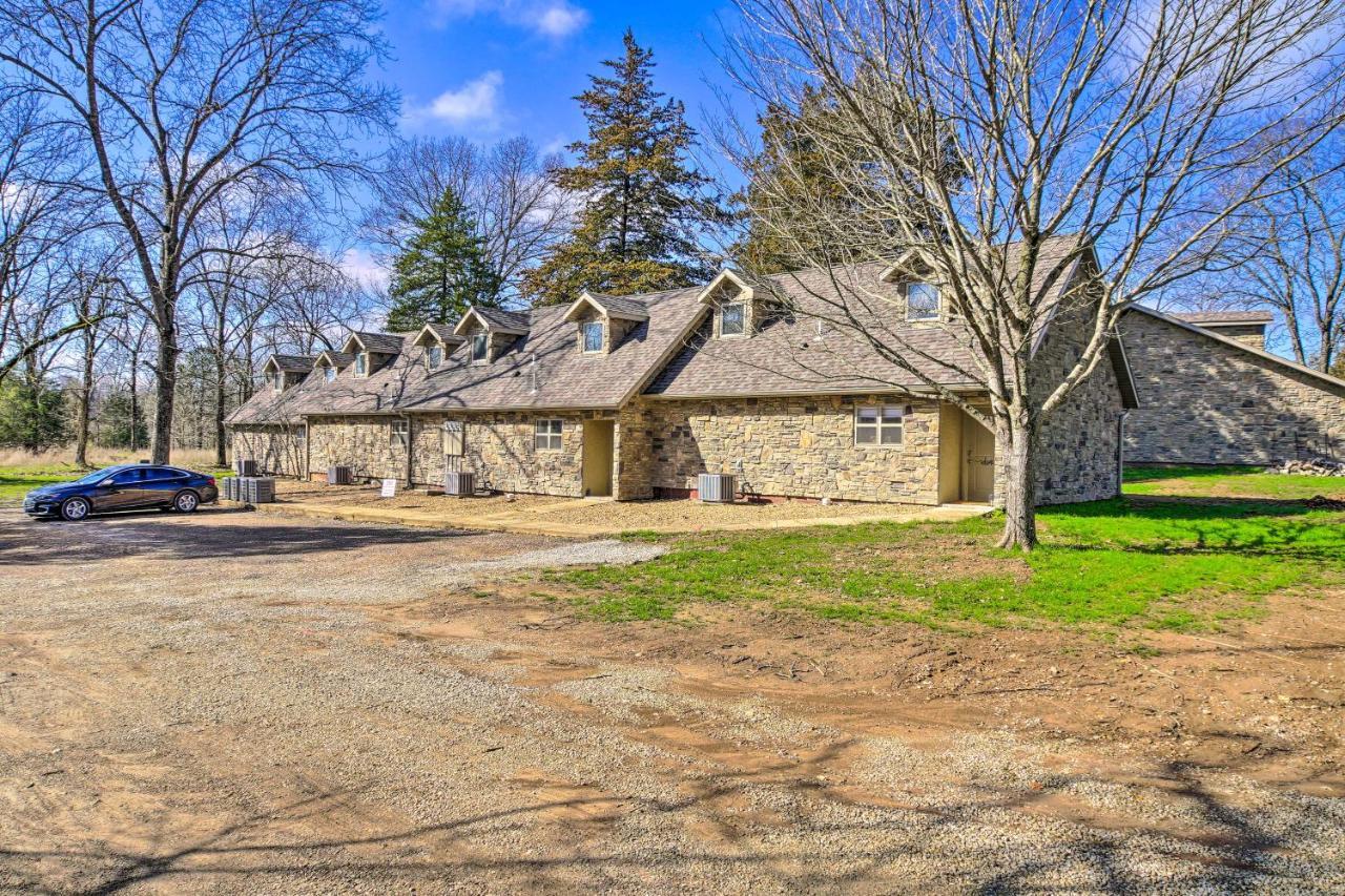 The Cozy With Taneycomo Access! Holiday home Branson