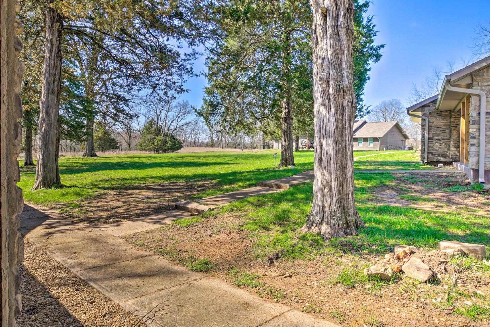 Holiday home The Cozy With Taneycomo Access! Branson