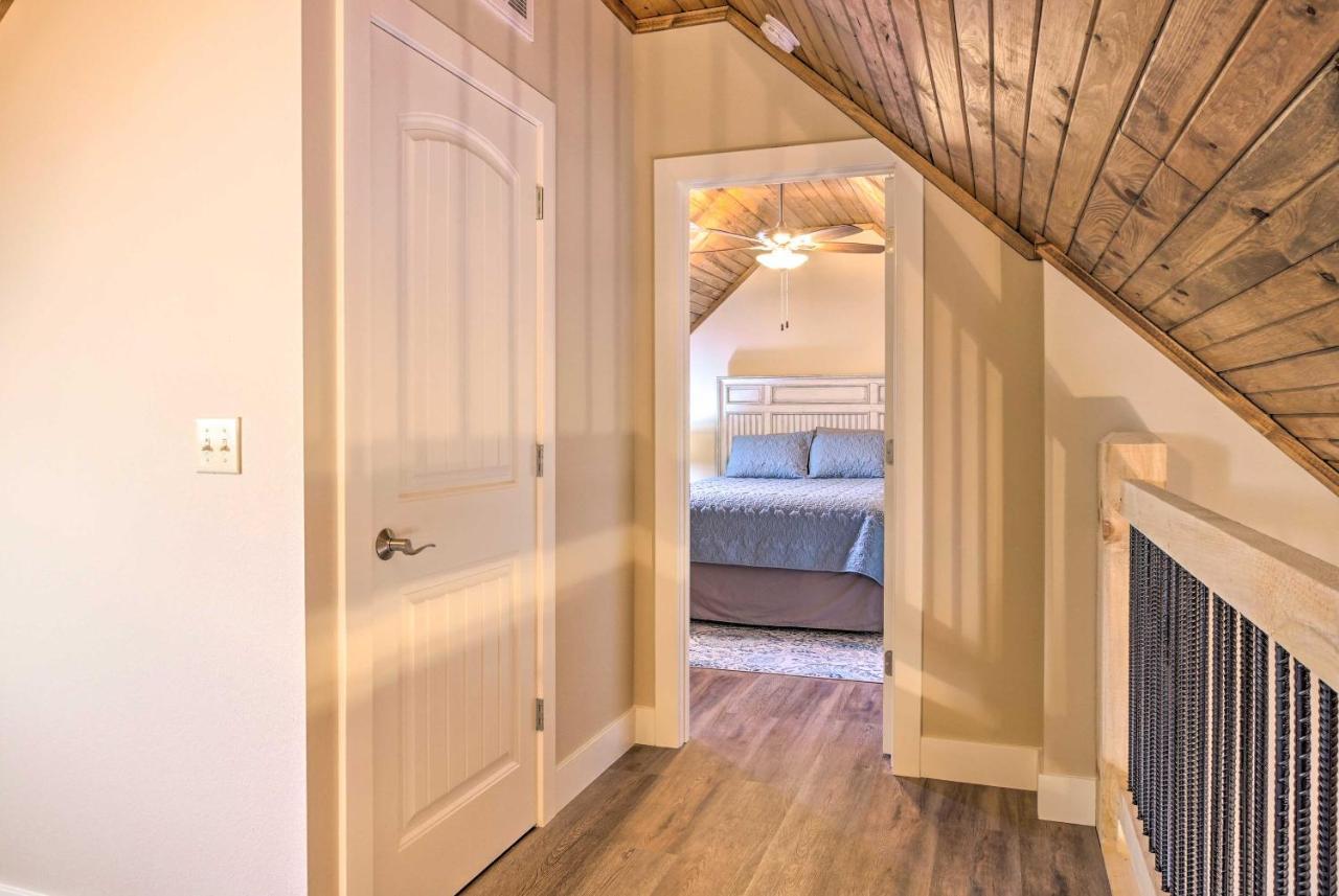 The Cozy With Taneycomo Access! Holiday home Branson
