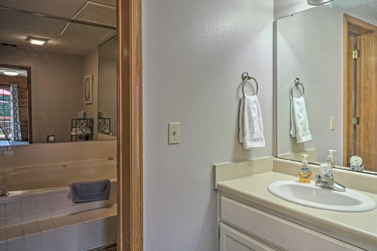Stylish Townhome 3 Mi To Theatre District Branson