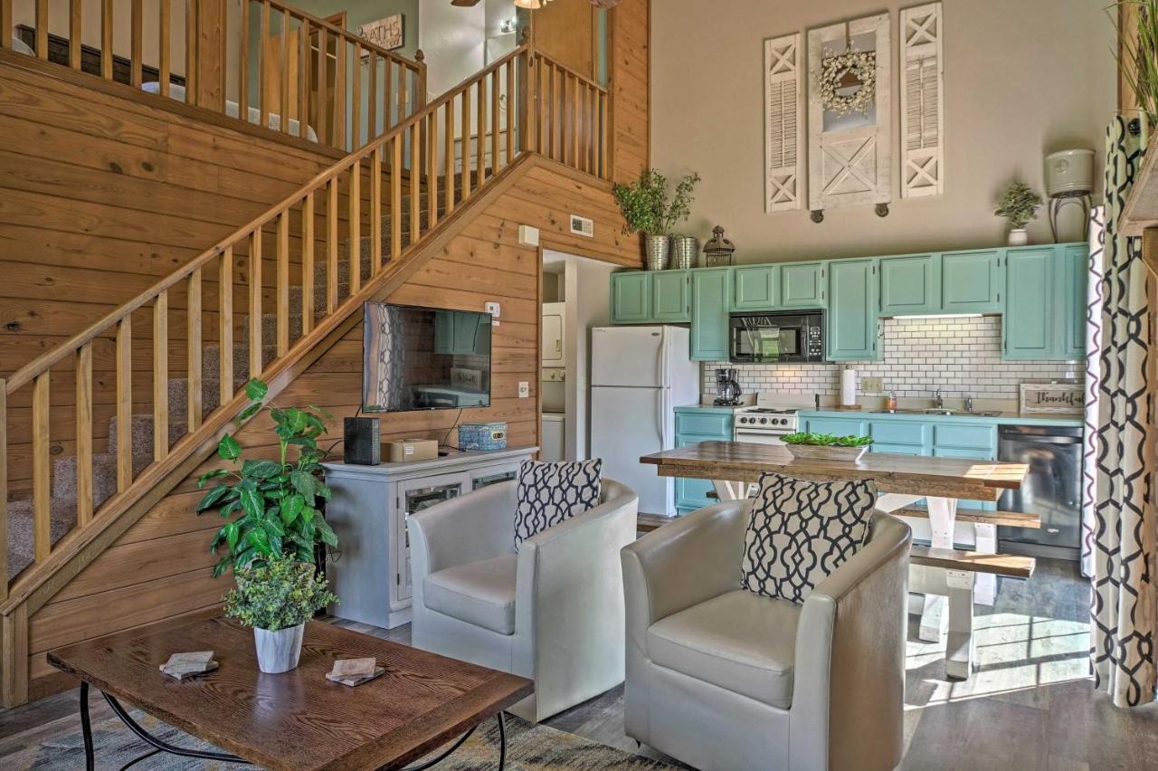 Stylish Townhome 3 Mi To Theatre District