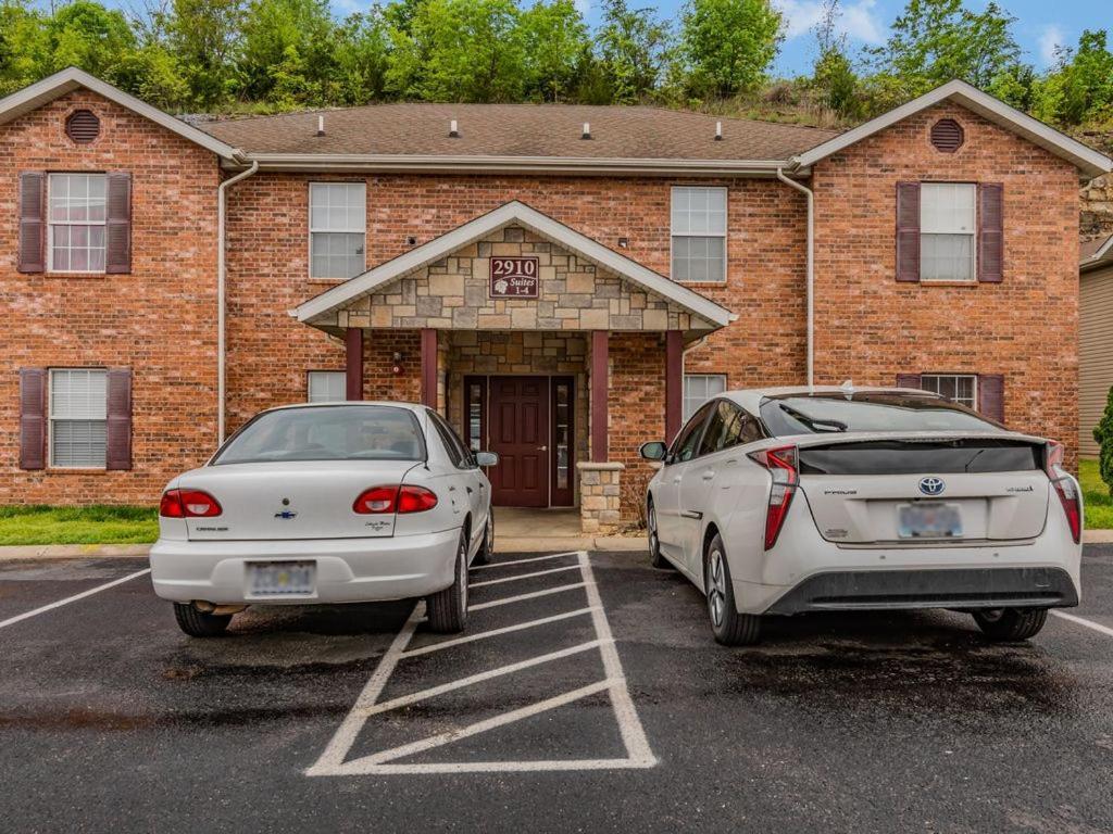 Lake Cove - Fun In Every Direction! Remodeled And Ready! Branson