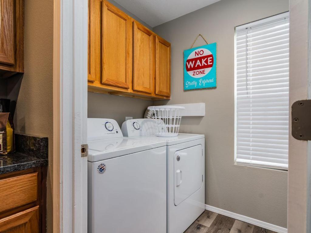 Apartment Lake Cove - Fun In Every Direction! Remodeled And Ready!