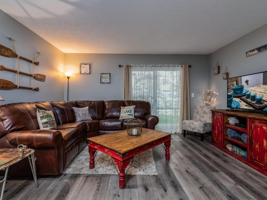 Lake Cove - Fun In Every Direction! Remodeled And Ready! Branson