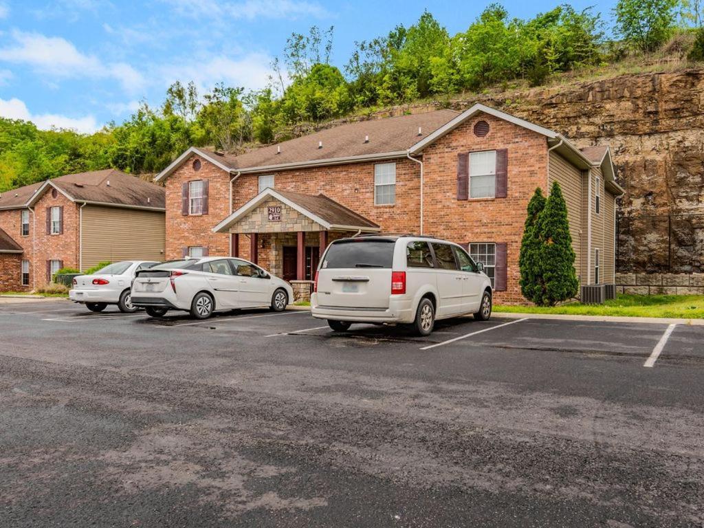 Lake Cove - Fun In Every Direction! Remodeled And Ready! *