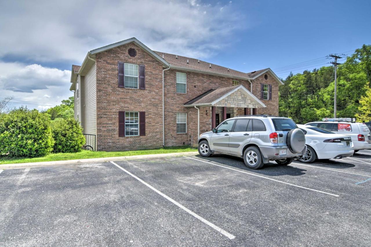 Apartment With Patio, 4 Mi To Silver Dollar City! *