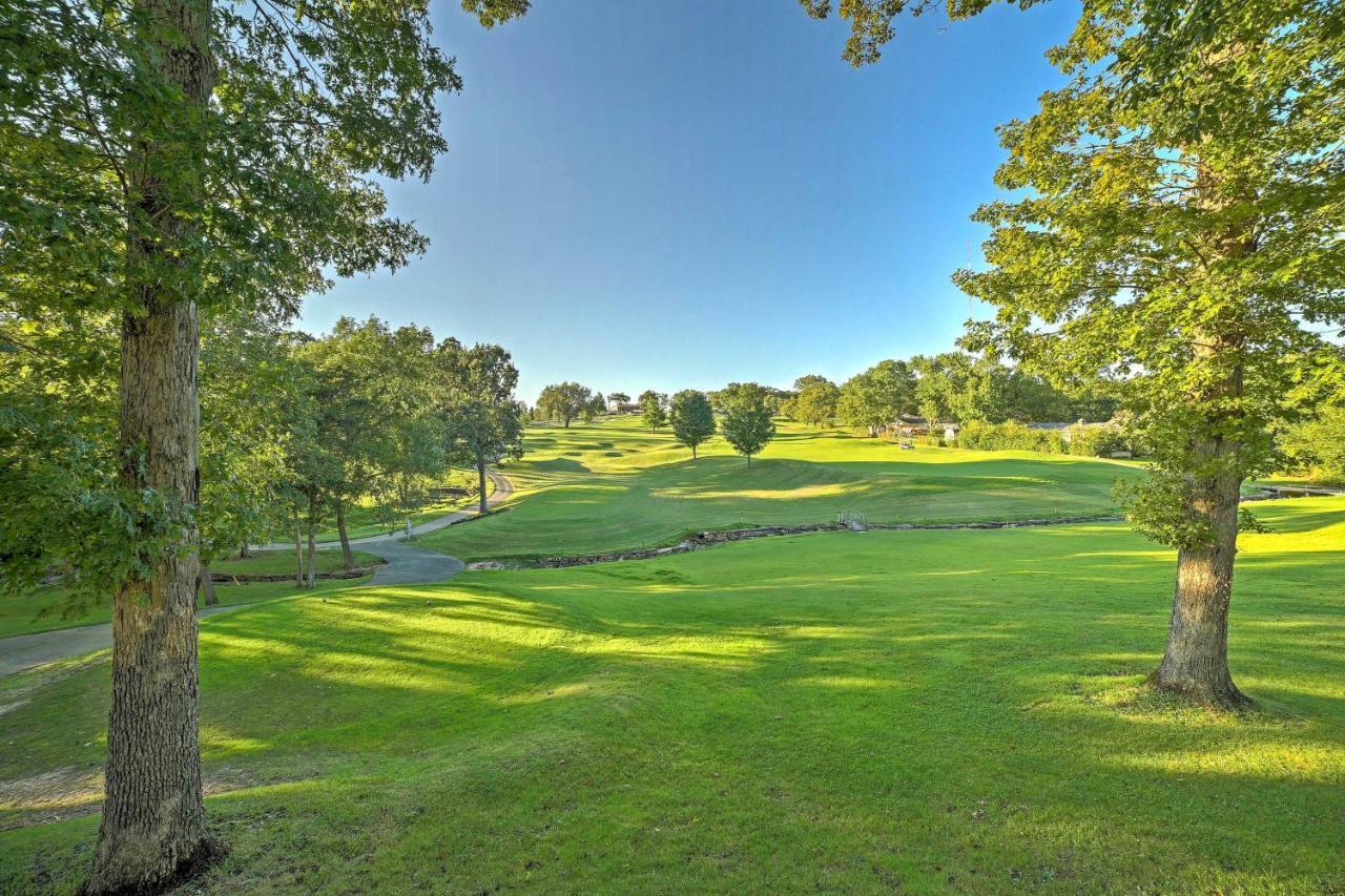 Apartment On Golf Course With Pool Access!
