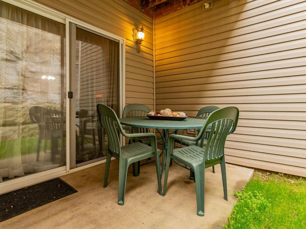 Lake Cove - Fun In Every Direction! Remodeled And Ready! * Branson