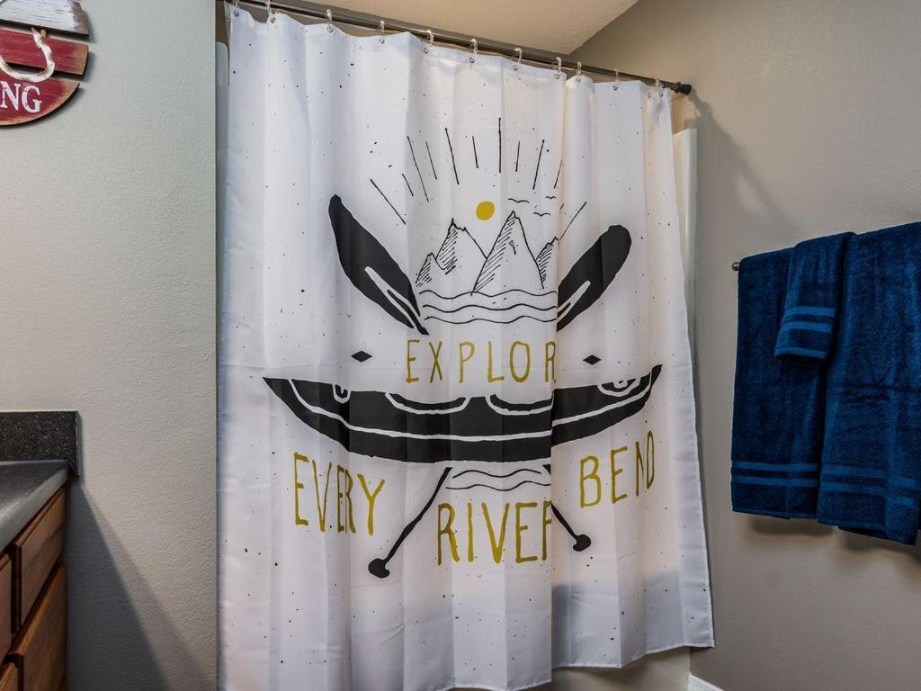 Apartment Lake Cove - Fun In Every Direction! Remodeled And Ready! *