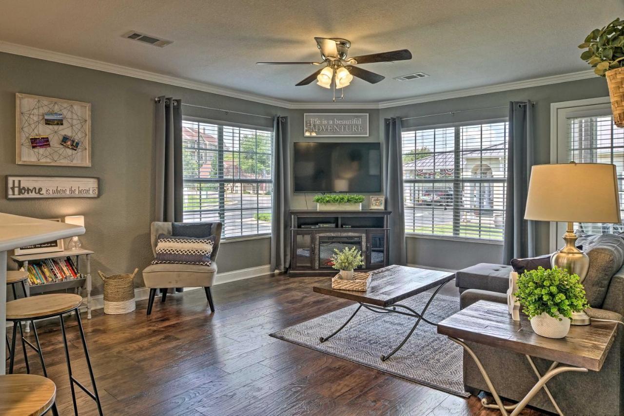 Pool Access, Near Table Rock Lake! Apartment *